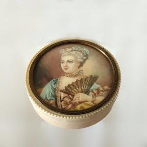 Ivory Box Decorated With A Painted Miniature Signed H. Moret