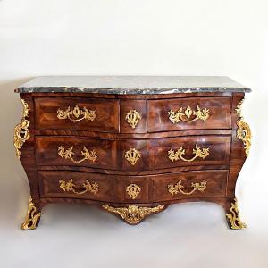 Commode tombeau Estampille Louis Delaitre Bronzes au «C» couronné  XVIIIè