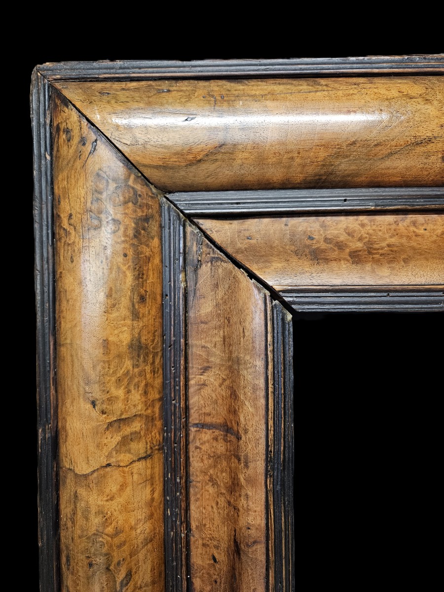 17th Century Walnut Burl Frame-photo-2