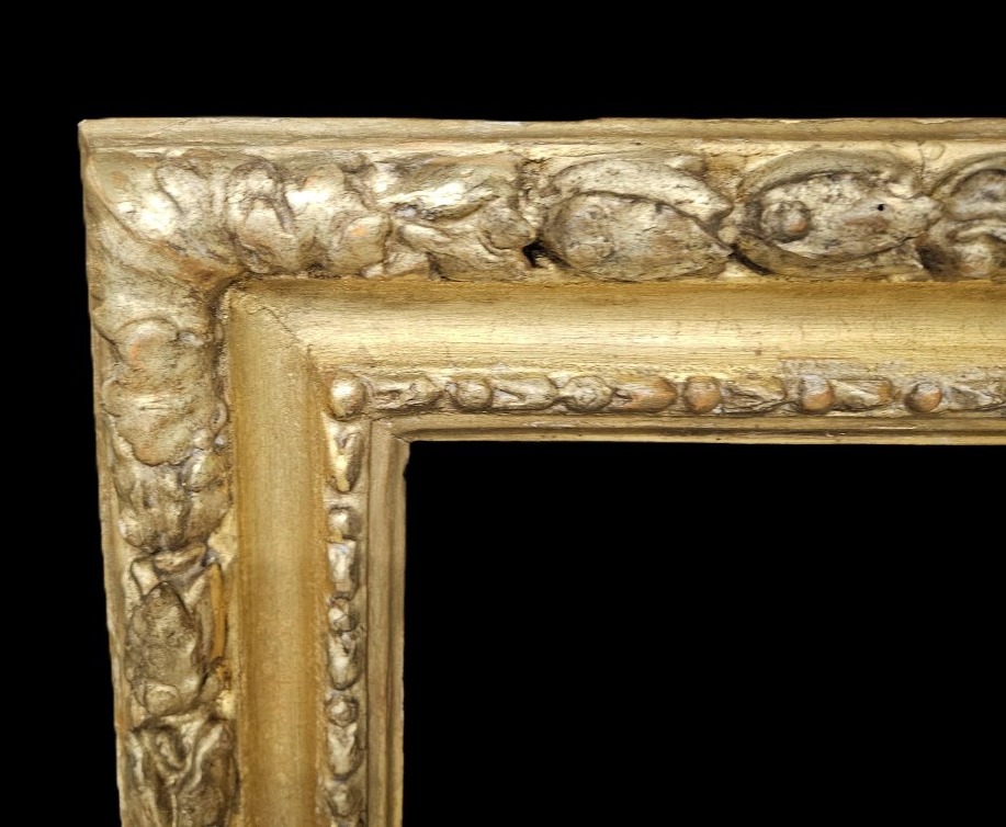 XVIIth Century Gilded And Sculptted Frame-photo-2