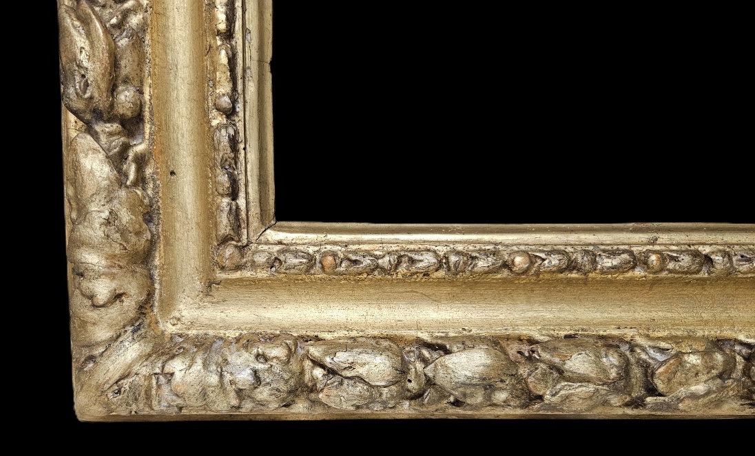 XVIIth Century Gilded And Sculptted Frame-photo-4