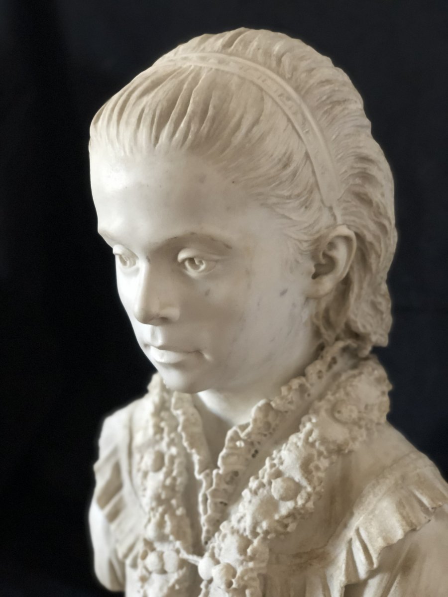 Bust Of Young Girl In White Marble-photo-2