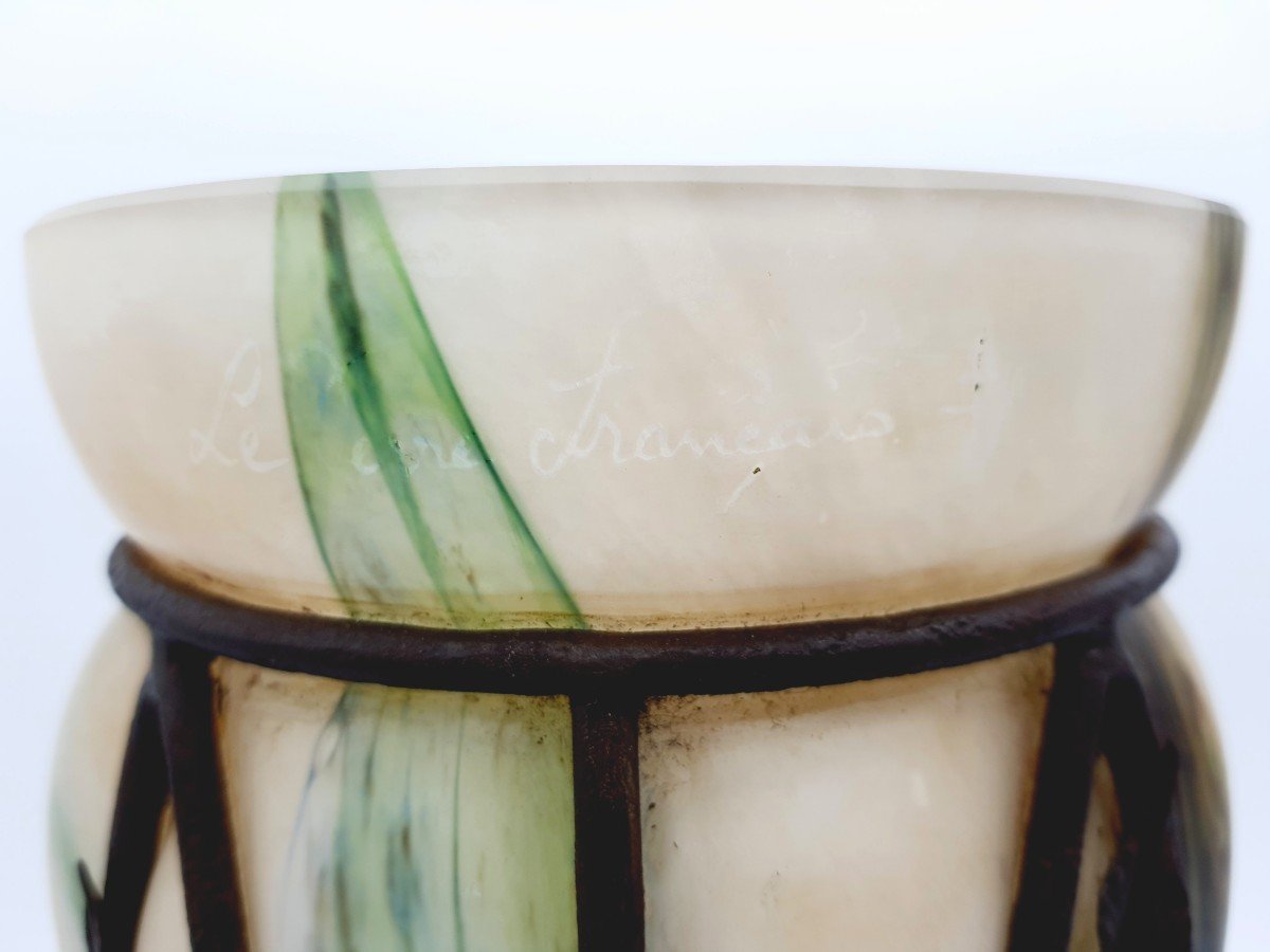Vase Le Verre Français Verre Multicouche Soufflé Dans Une Monture En Fer Forgé-photo-2
