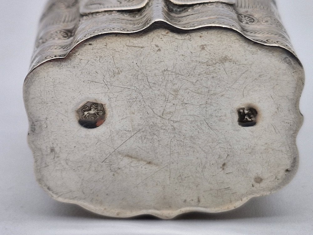 Silver Snuffbox With Lion Hallmark, Left Paw Raised-photo-1