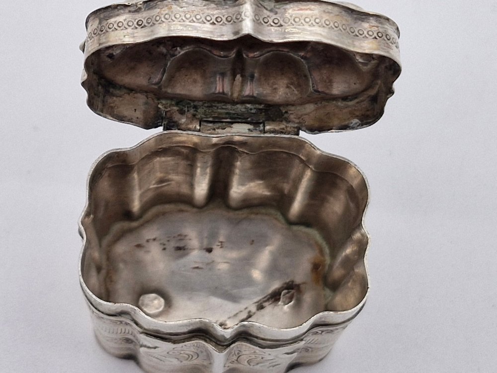 Silver Snuffbox With Lion Hallmark, Left Paw Raised-photo-3