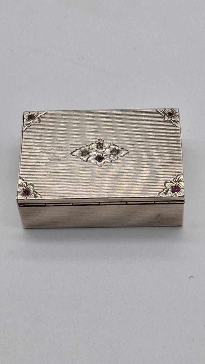 Powder Compact With Built-in Lipstick, Made Of 800-th Silver -photo-4