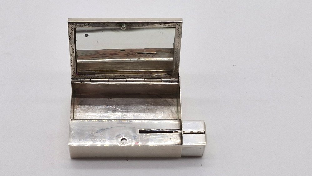 Powder Compact With Built-in Lipstick, Made Of 800-th Silver 