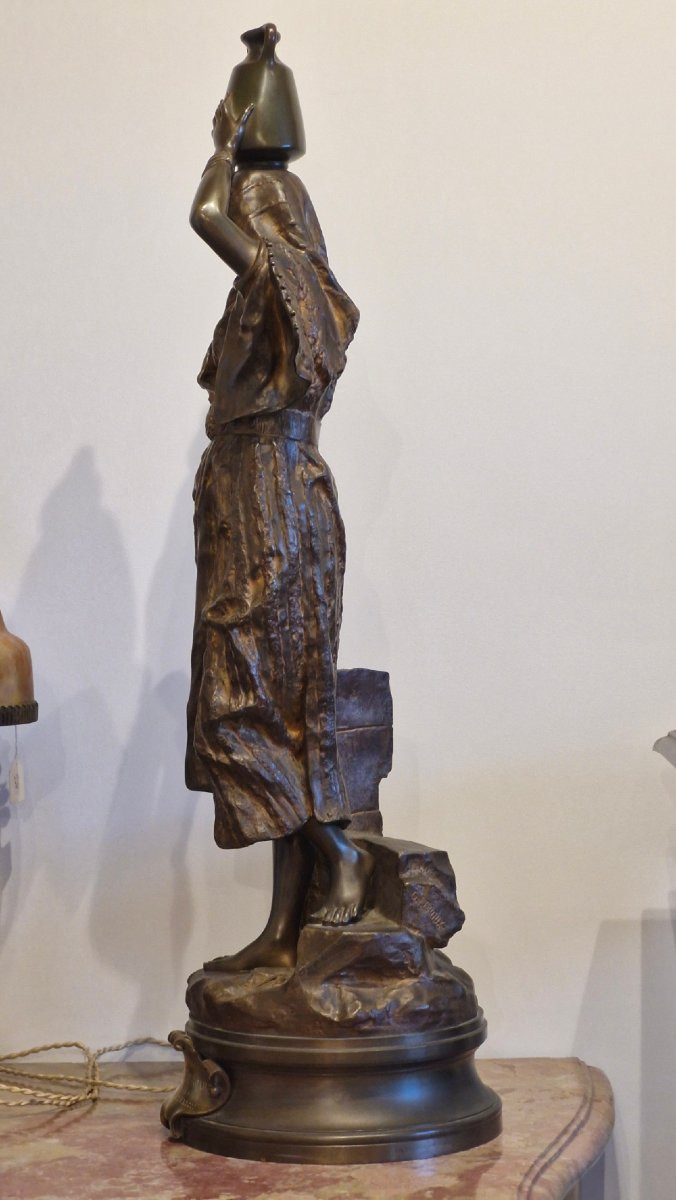 Bronze orientaliste "La porteuse d'eau" dit Rebecca , Gaston Leroux (1854-1942)  hauteur 83cm-photo-1