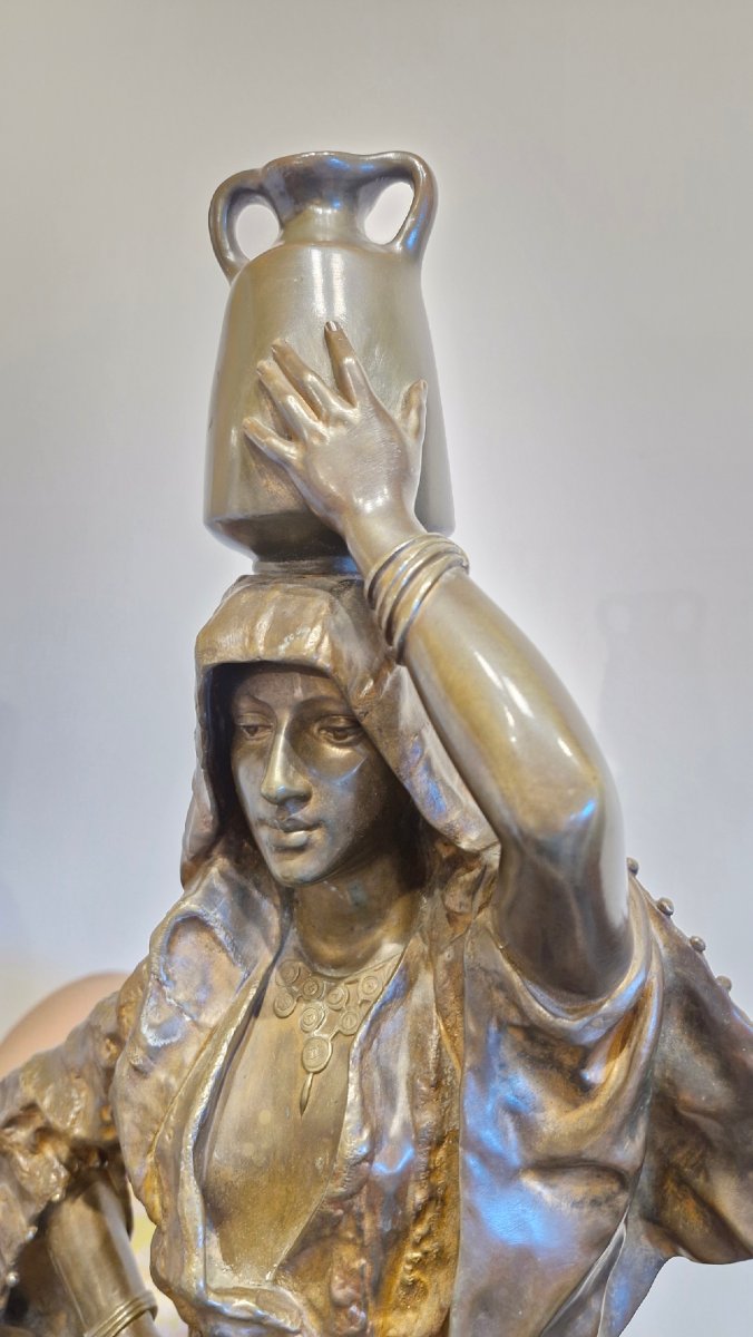 Bronze orientaliste "La porteuse d'eau" dit Rebecca , Gaston Leroux (1854-1942)  hauteur 83cm