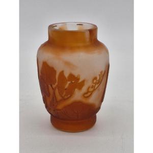 Vase Gallé de petite taille signature à l'étoile