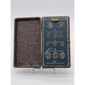 coffret de monogrammes en argent poinçon tête de sanglier