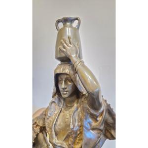 Bronze orientaliste "La porteuse d'eau" dit Rebecca , Gaston Leroux (1854-1942) hauteur 83cm