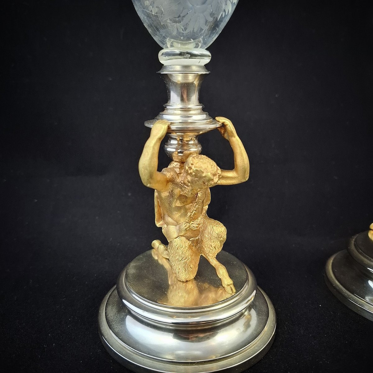 Paire de Bouquetières , Cristal de Baccarat, Décor de Fleurs et Papillons, Bacchus bronze doré.-photo-4