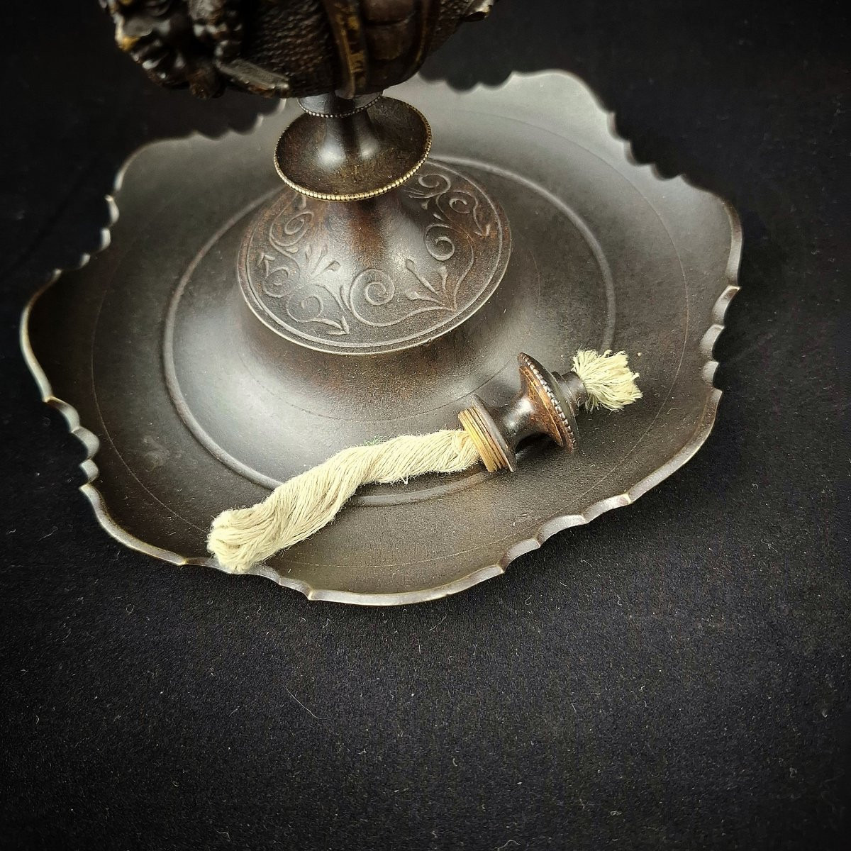 Smoker's Lamp, 19th Century Bronze Lighter With Brown Patina – Pan Masks-photo-2