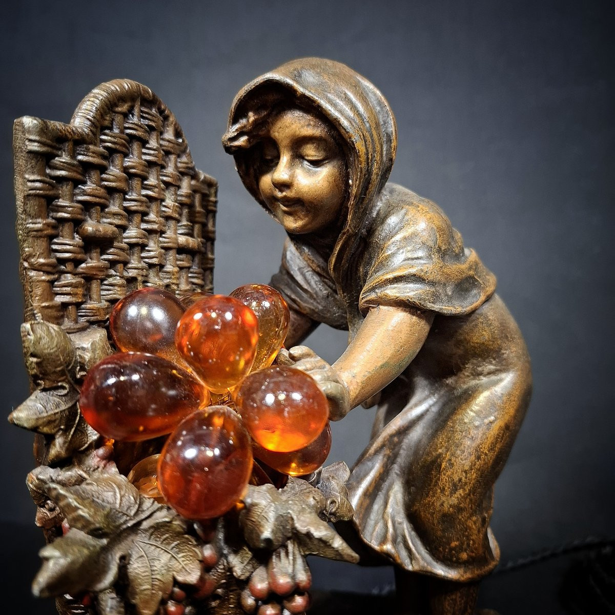 Art Nouveau Lamp, Night Light In Spelter – Young Girl & Harvest Basket-photo-2