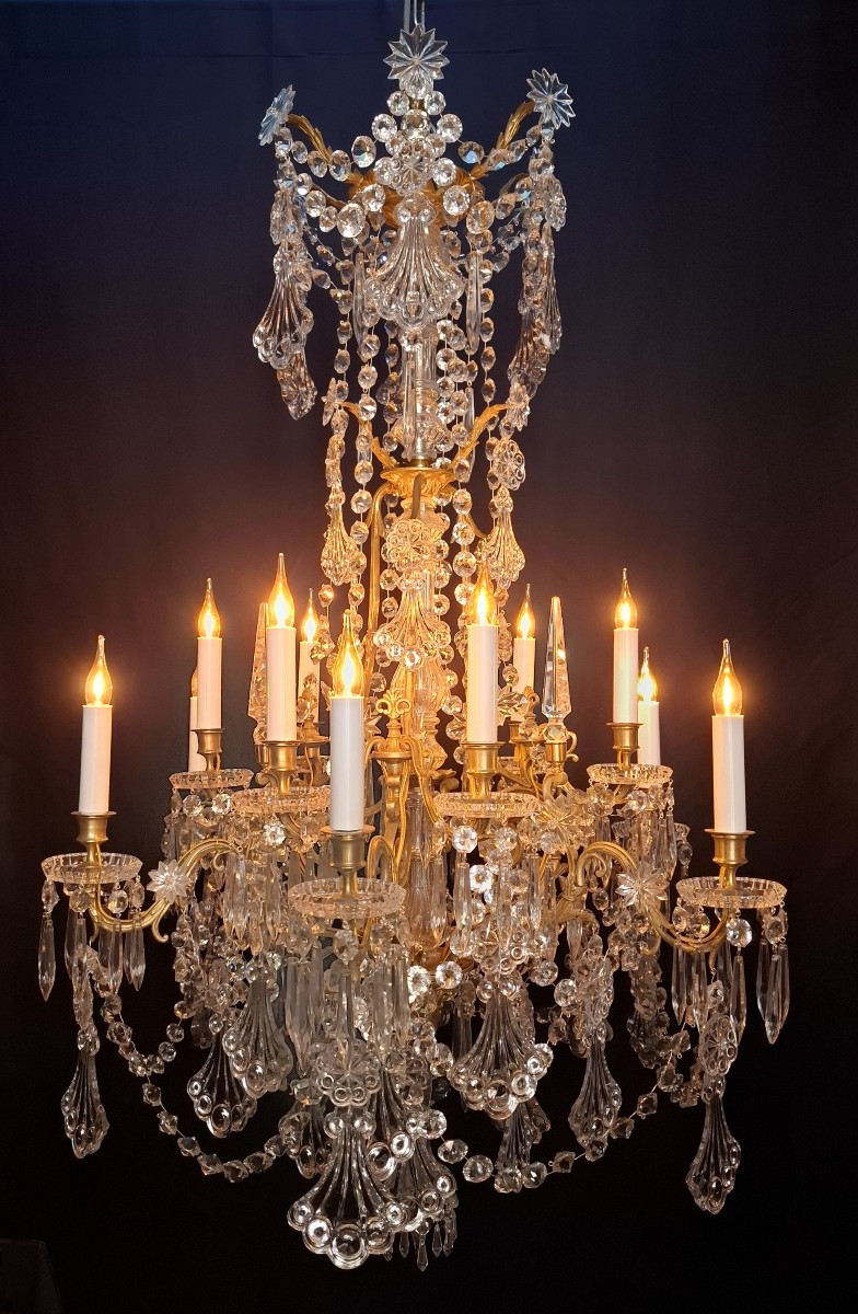Baccarat Crystal Chandelier With Palmette Decoration, Bronze Mount With 12 Lights, 19th Century