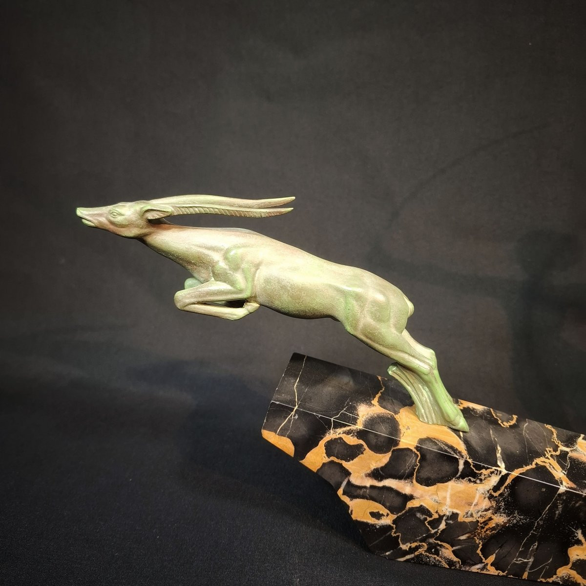 Atalanta With Antelope – Art Deco Sculpture By Demarco, Max Le Verrier, Art Cast-photo-3