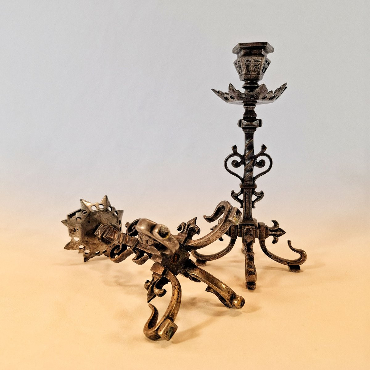 Pair Of Neo-gothic Silvered Bronze Candlesticks, Napoleon III Period, Fleur-de-lis-photo-4