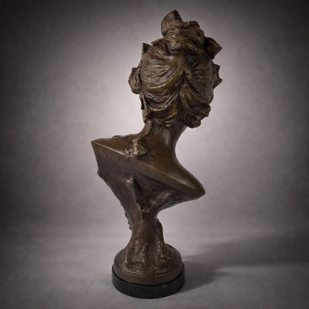 Art Nouveau Female Bust In Patinated Green Bronze Spelter, Signed P. Rigual, Black Marble Base, Circa 1900-photo-2