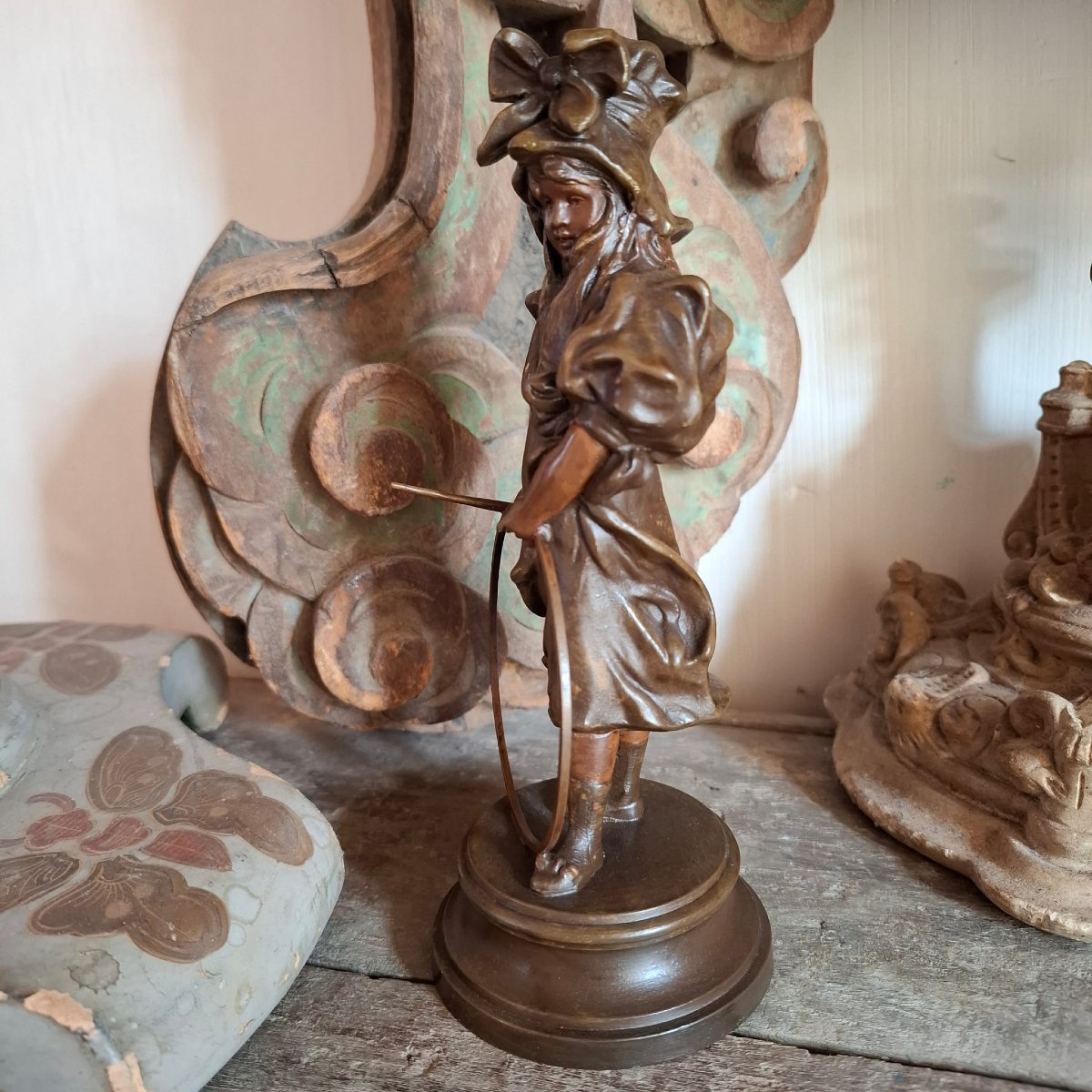 Anton Nelson – “Jeux d’enfants, fillette au cerceau” – Sculpture Art Nouveau en régule patiné-photo-4