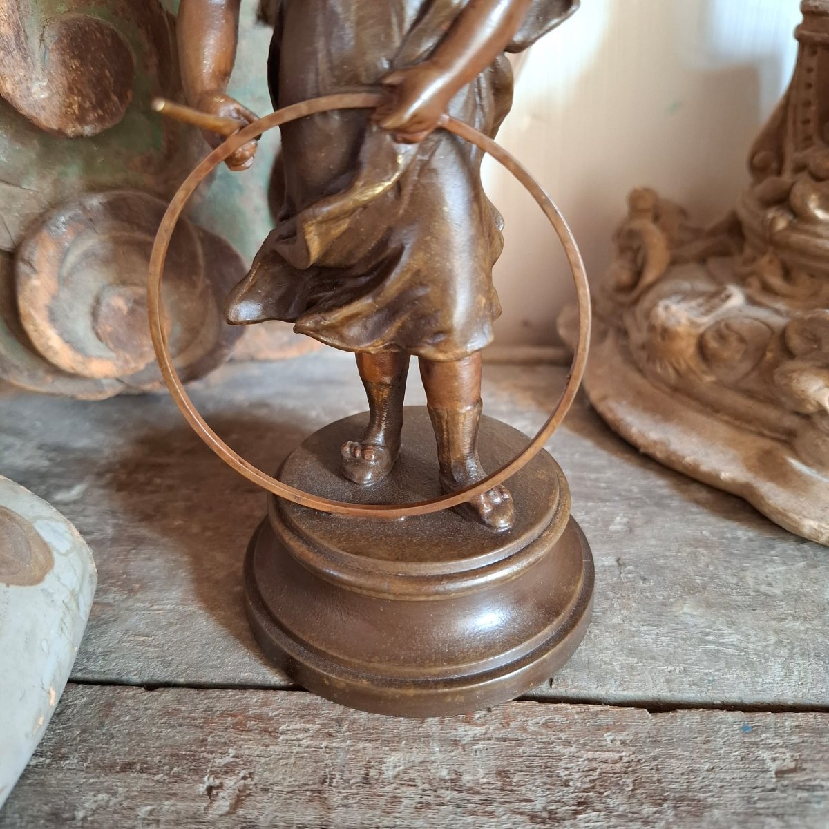 Anton Nelson – “Jeux d’enfants, fillette au cerceau” – Sculpture Art Nouveau en régule patiné-photo-4