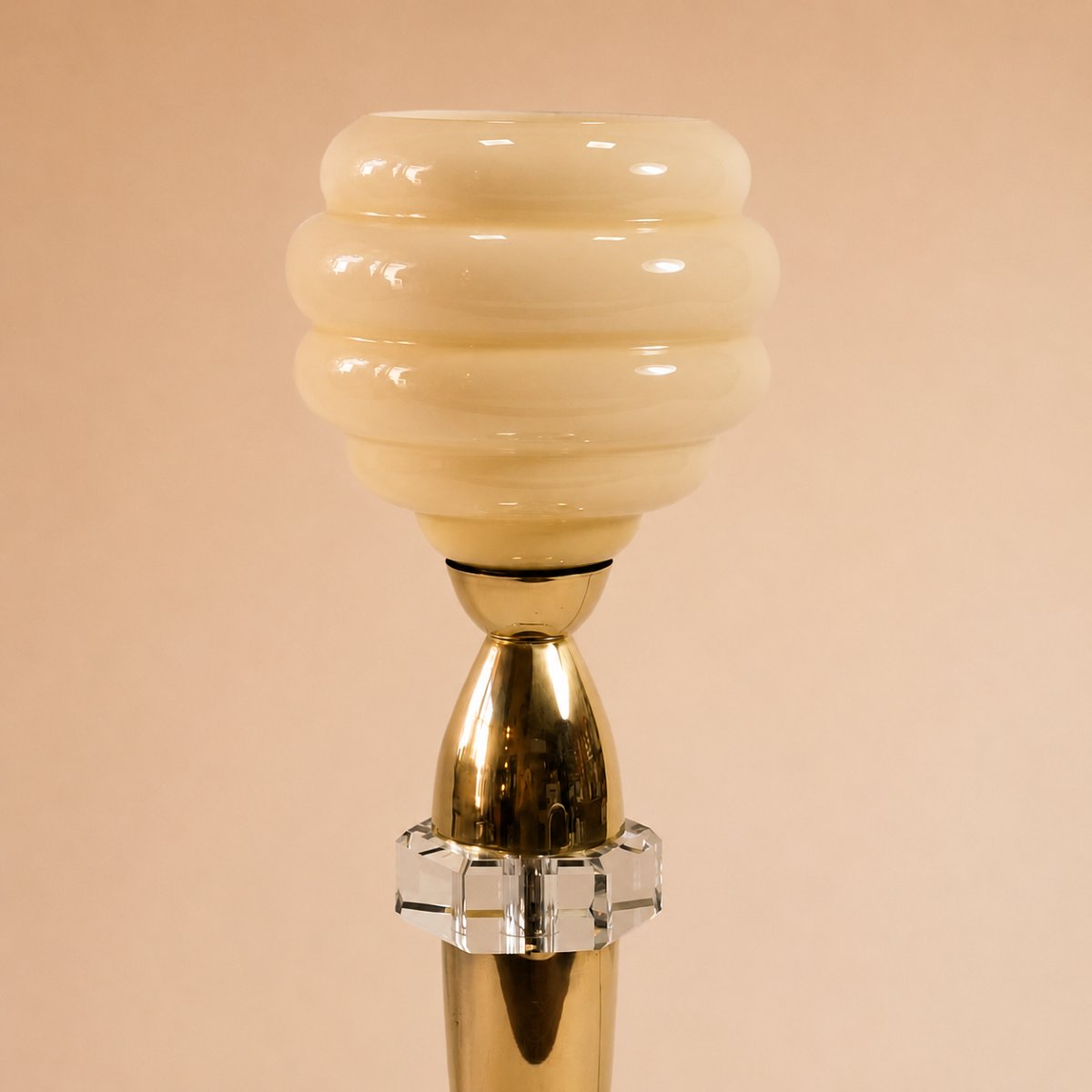 Lampe moderniste en laiton poli, cristal et opaline jaune pâle, Années 1950, Art Déco XXème-photo-4