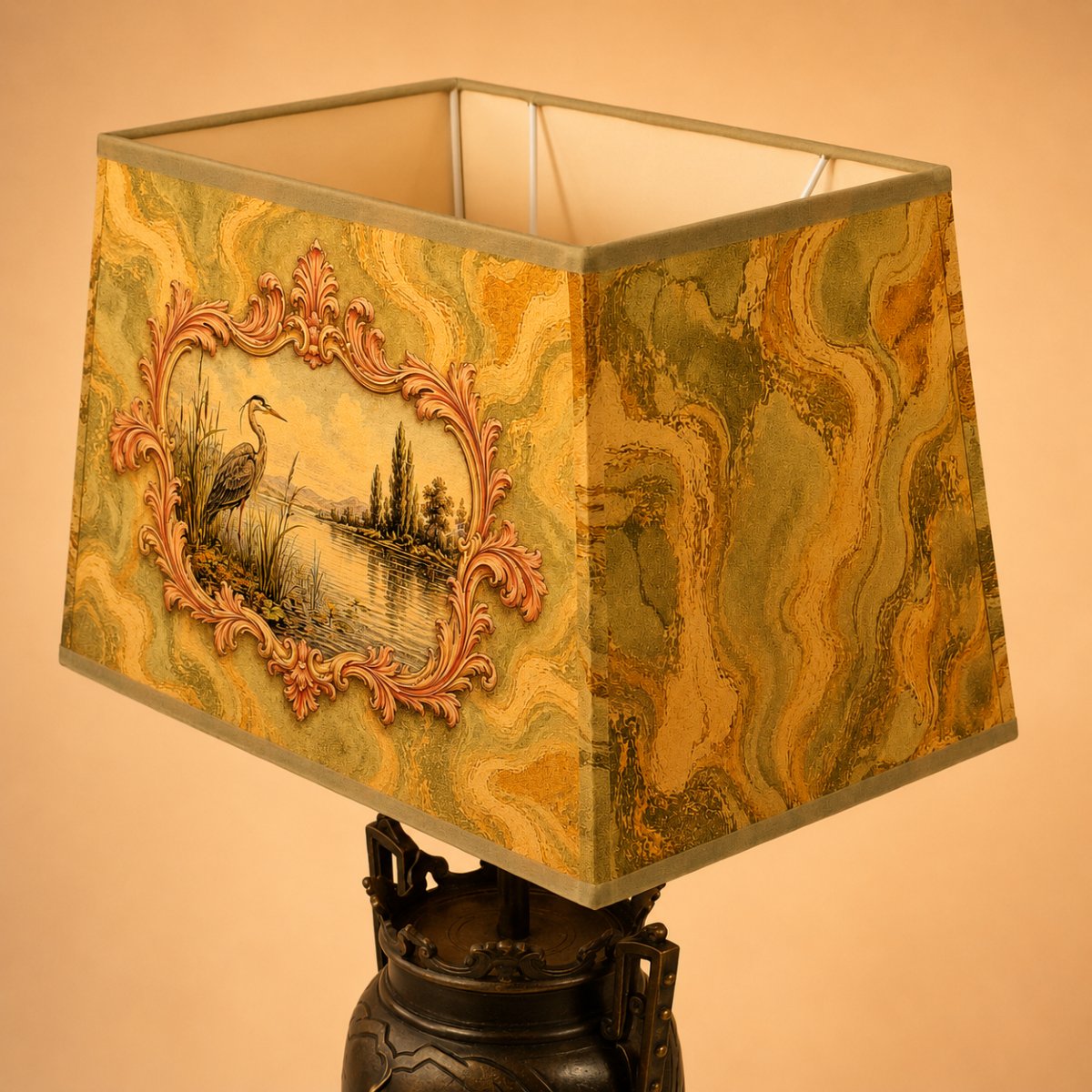 Paire de lampes Napoléon III aux hérons – Vases Second Empire et abat-jour à décor lacustre-photo-3