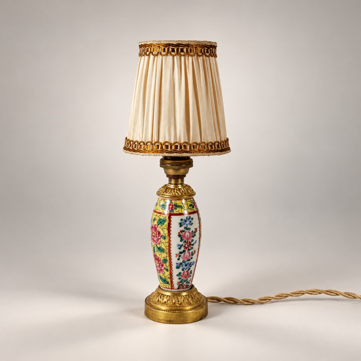 Porcelain Lamp With Japanese-inspired Floral Design – Art Deco Style, Gilded Bronze In The Louis XVI Style-photo-2