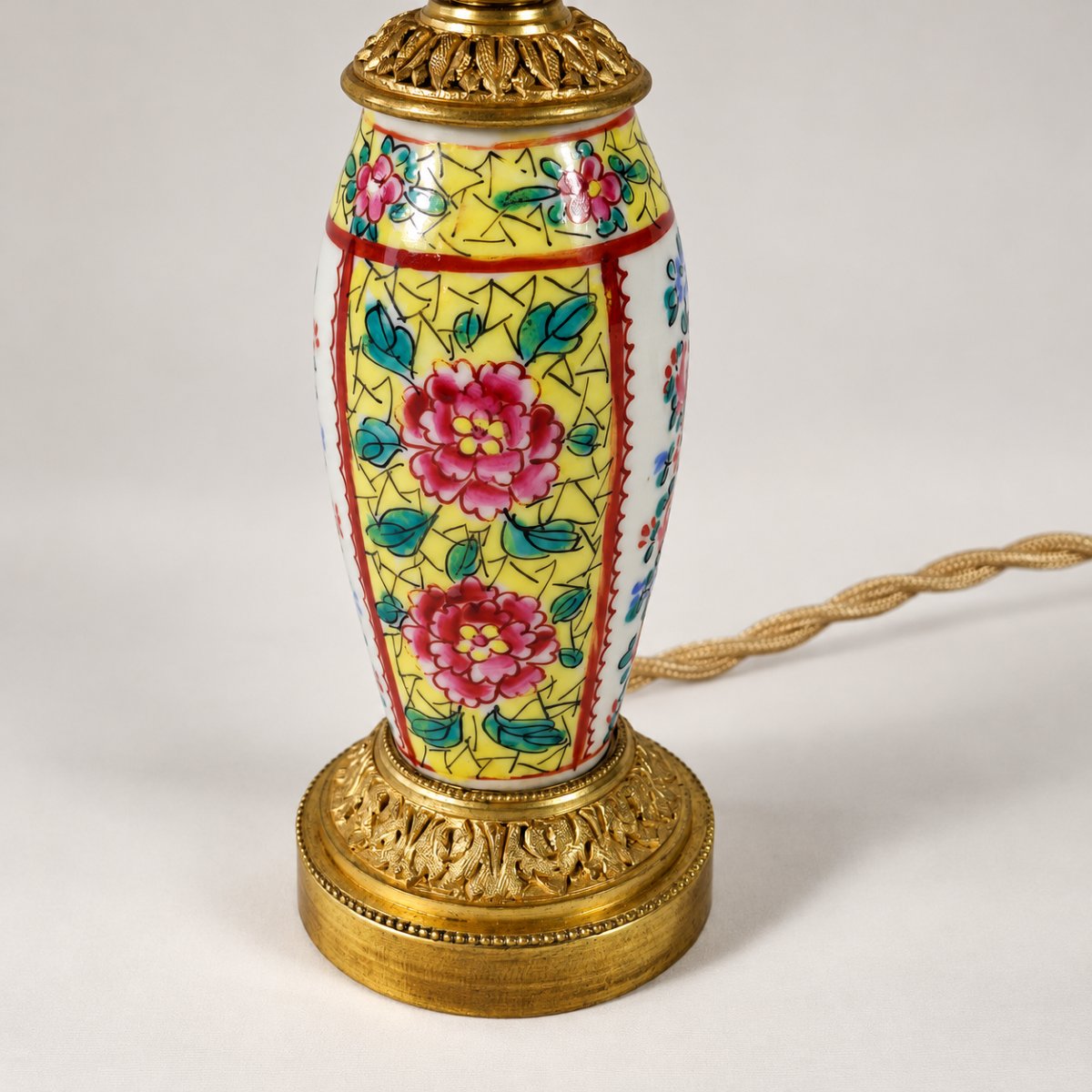Porcelain Lamp With Japanese-inspired Floral Design – Art Deco Style, Gilded Bronze In The Louis XVI Style-photo-3