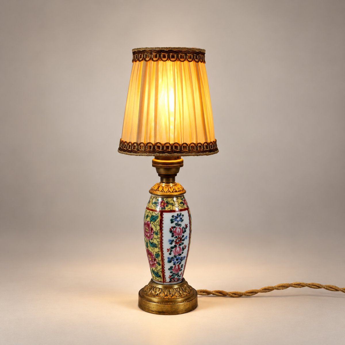 Porcelain Lamp With Japanese-inspired Floral Design – Art Deco Style, Gilded Bronze In The Louis XVI Style-photo-4