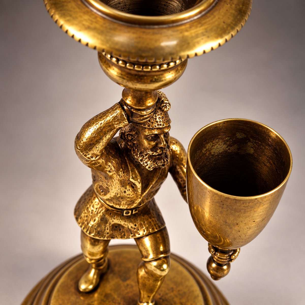 Bougeoir pyrogène anthropomorphe en bronze et laiton – Gnome ou homme des bois – XIXe siècle-photo-2