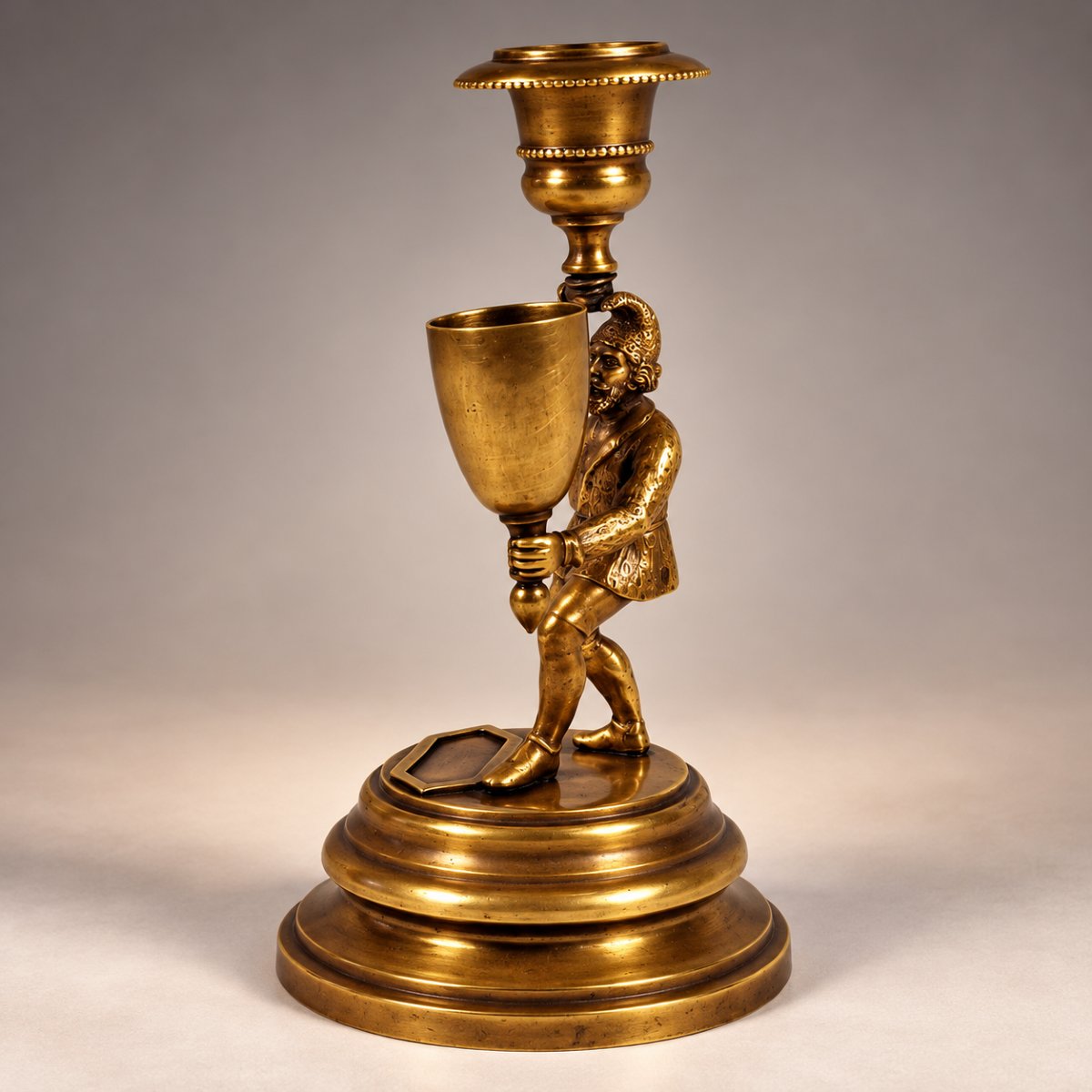 Bougeoir pyrogène anthropomorphe en bronze et laiton – Gnome ou homme des bois – XIXe siècle-photo-4