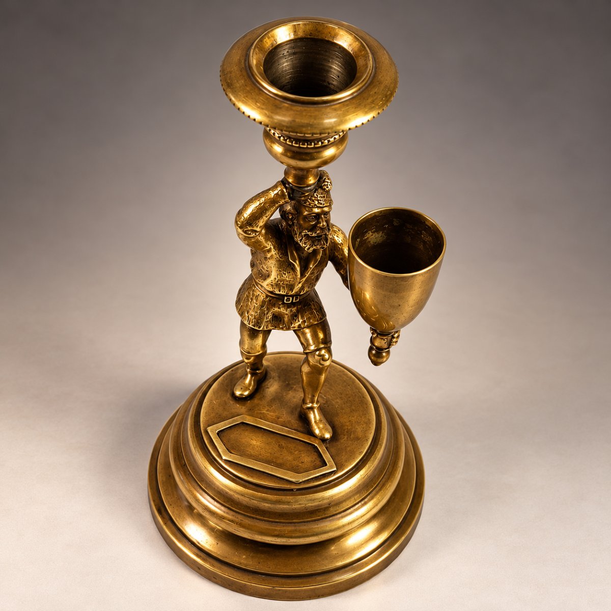 Bougeoir pyrogène anthropomorphe en bronze et laiton – Gnome ou homme des bois – XIXe siècle-photo-1