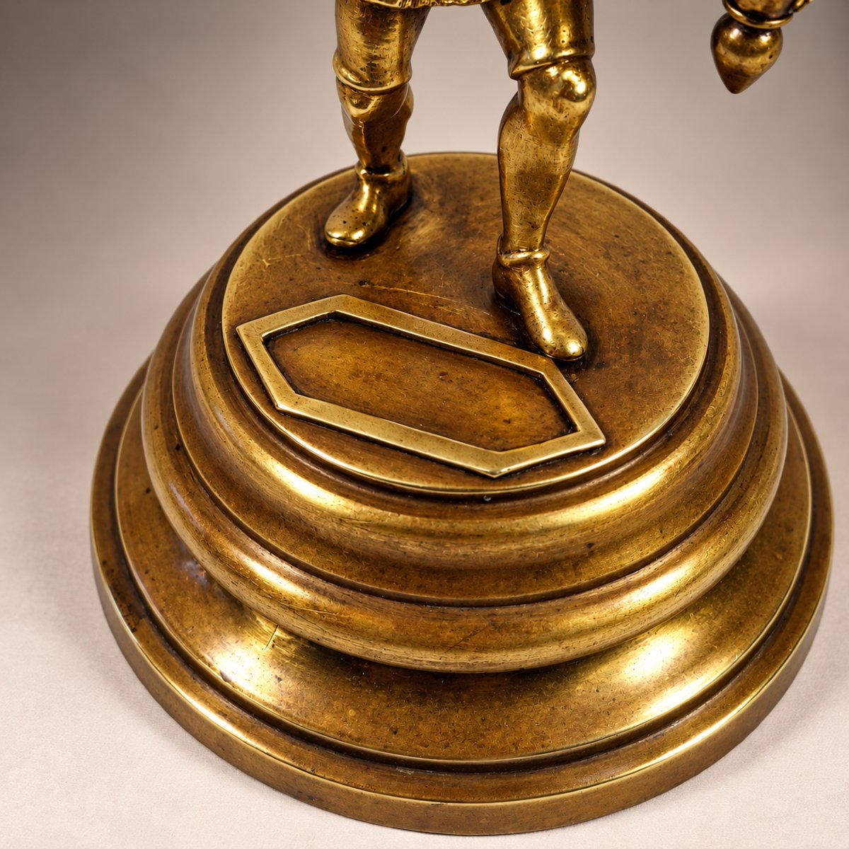 Bougeoir pyrogène anthropomorphe en bronze et laiton – Gnome ou homme des bois – XIXe siècle-photo-7