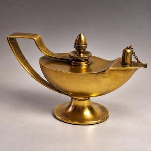 Smoker's Lamp Known As The "aladdin Oil Lamp" – Brass Lighter, Circa 1920–1930 Tobacco