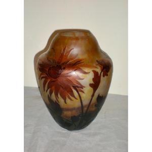 Chrysanthemums-art Nouveau Vase Signed Daum Nancy I