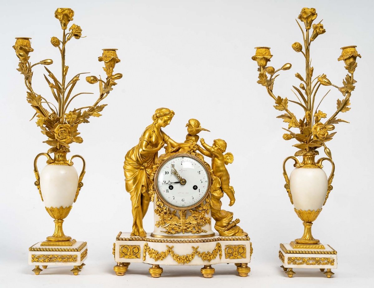 Garniture De Cheminée En Bronze Doré Et Marbre Blanc XVIIIème Siècle 