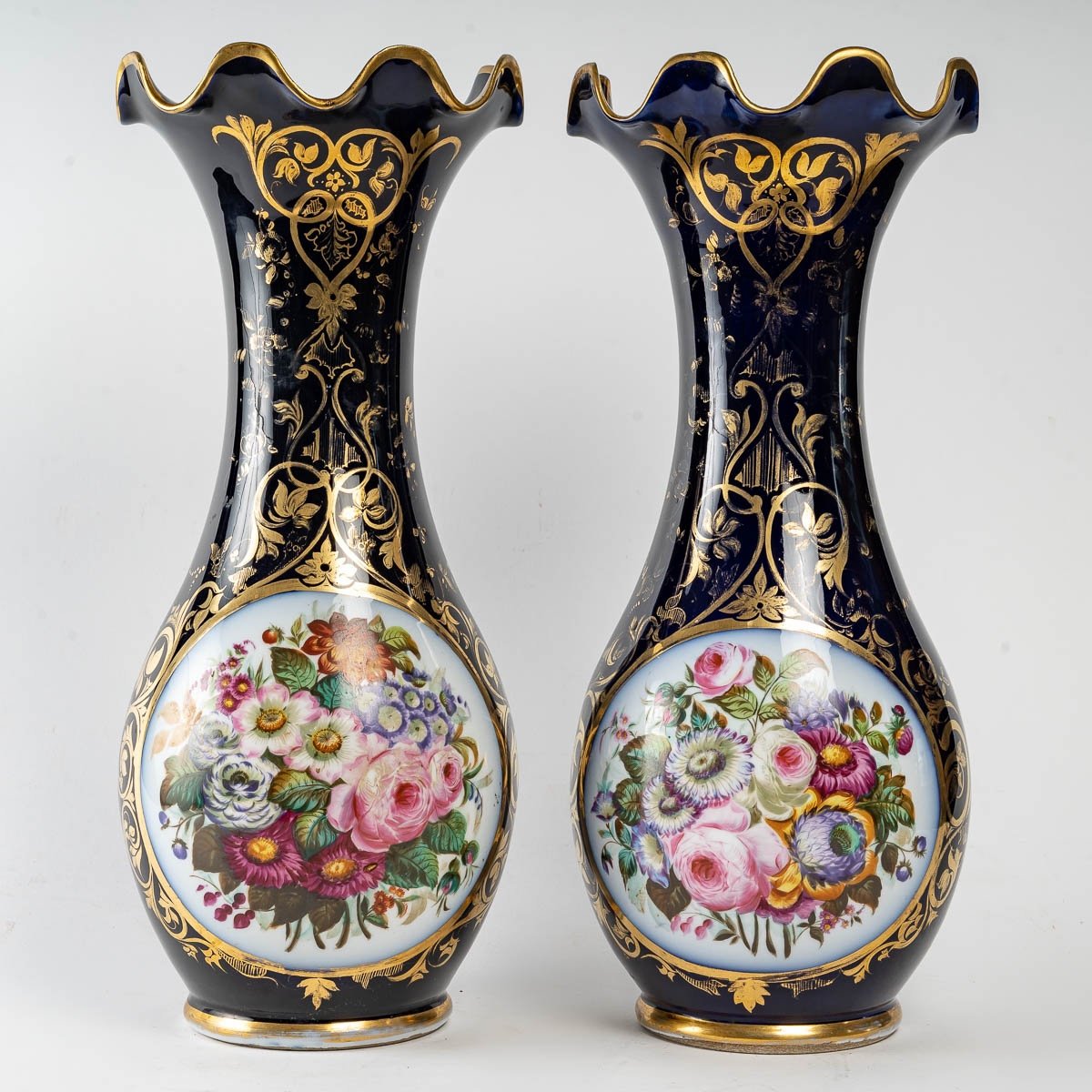 Paire De Vases En Porcelaine De Bayeux Fin XIXème Siècle 