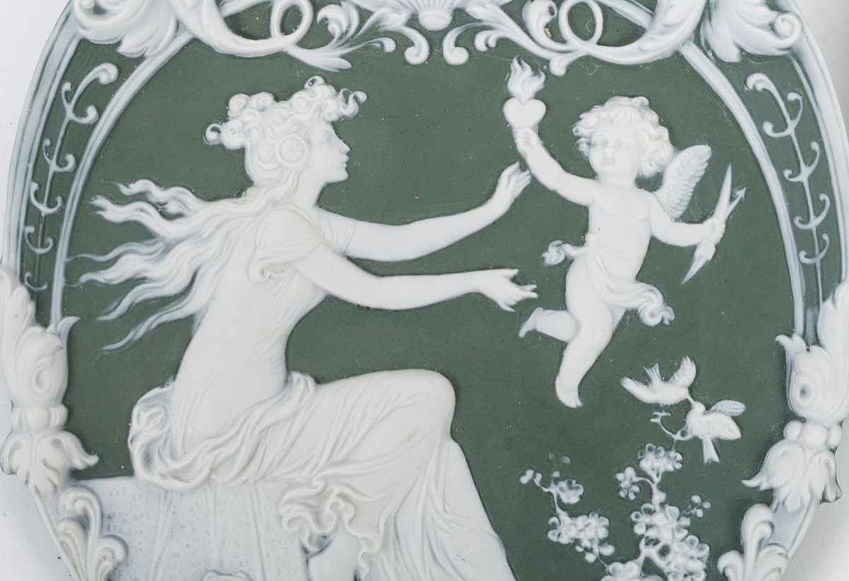 Une Paire De Plaques en porcelaine de style Wedgwood Fin XIXème Siècle -photo-2