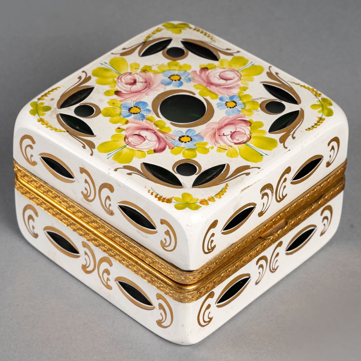 Un Coffret à Bijoux En Opaline Overlay Fin XIXème Siècle -photo-1