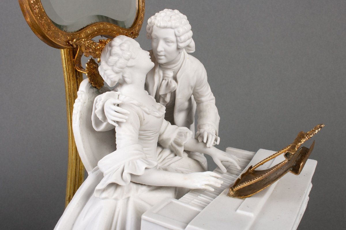A Romantic Art Nouveau Biscuit And Gold Metal Lamp-photo-3