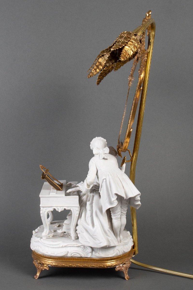 A Romantic Art Nouveau Biscuit And Gold Metal Lamp-photo-5