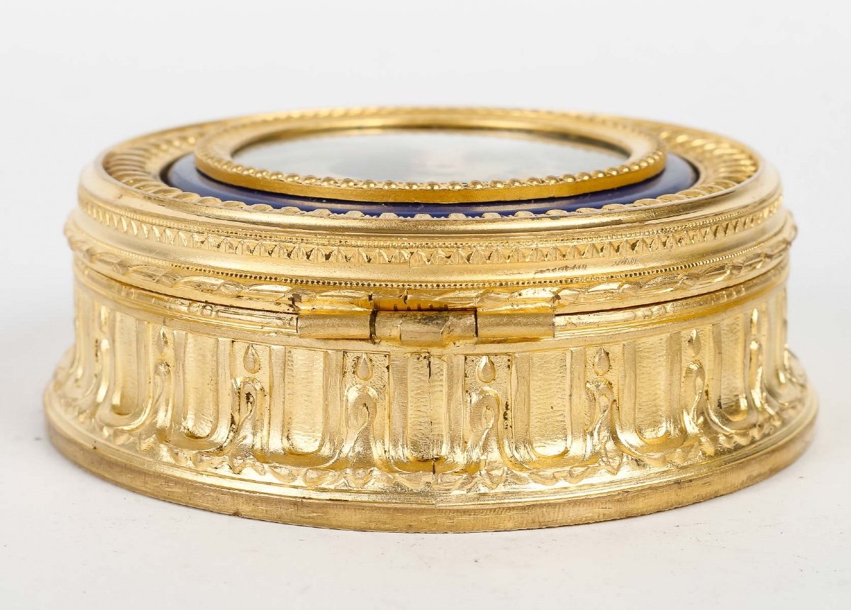 A Late 19th Century Gilt Bronze Jewelry Box -photo-4