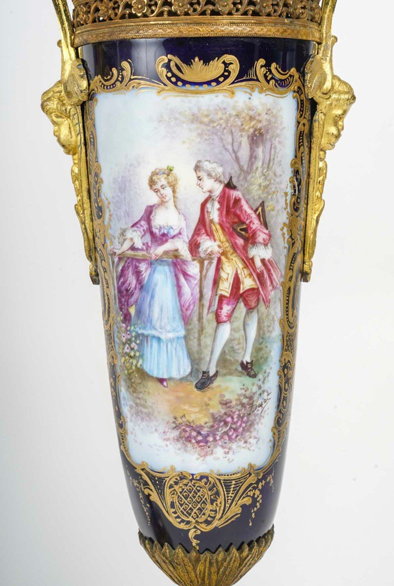 Une Paire De Vases En Porcelaine De Sèvres Fin XIXème Siècle -photo-2