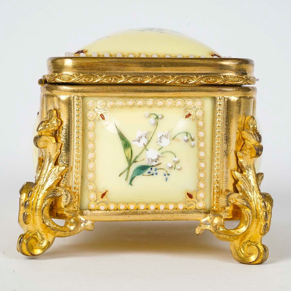 An Enamel Jewelry Box, Late 19th Century -photo-3