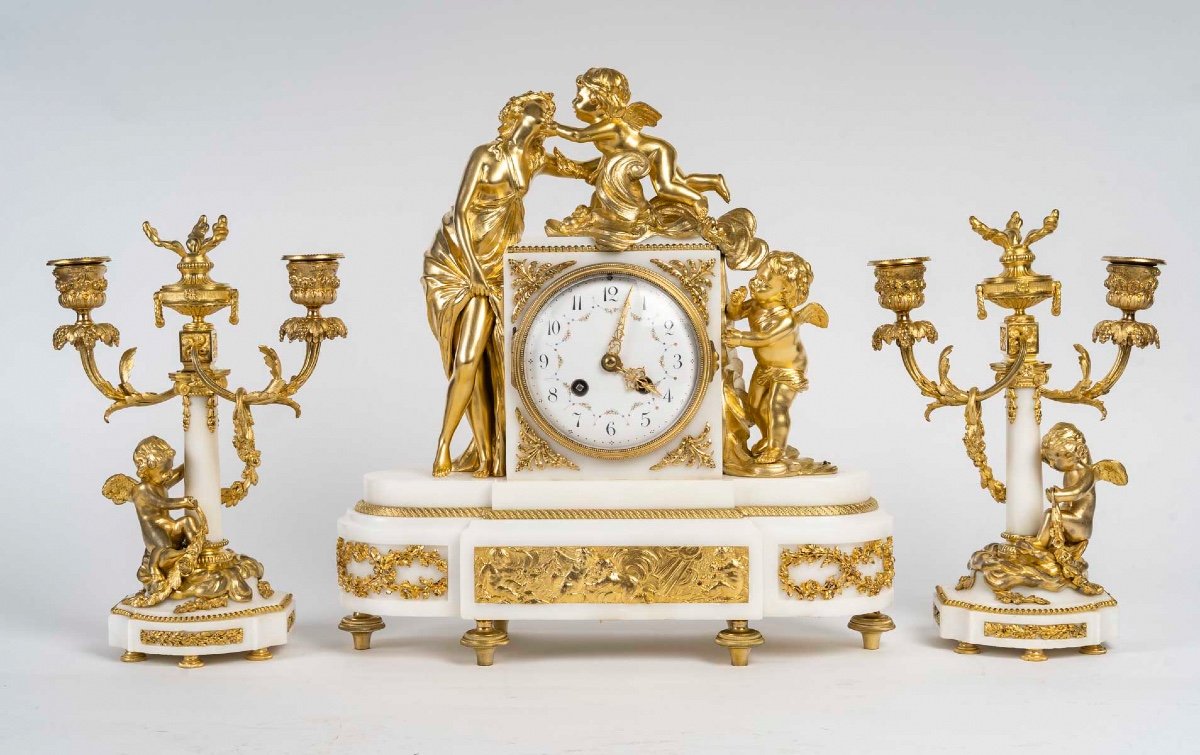 Une Garniture En Bronze Doré Et Marbre Blanc; XIXème Siècle 