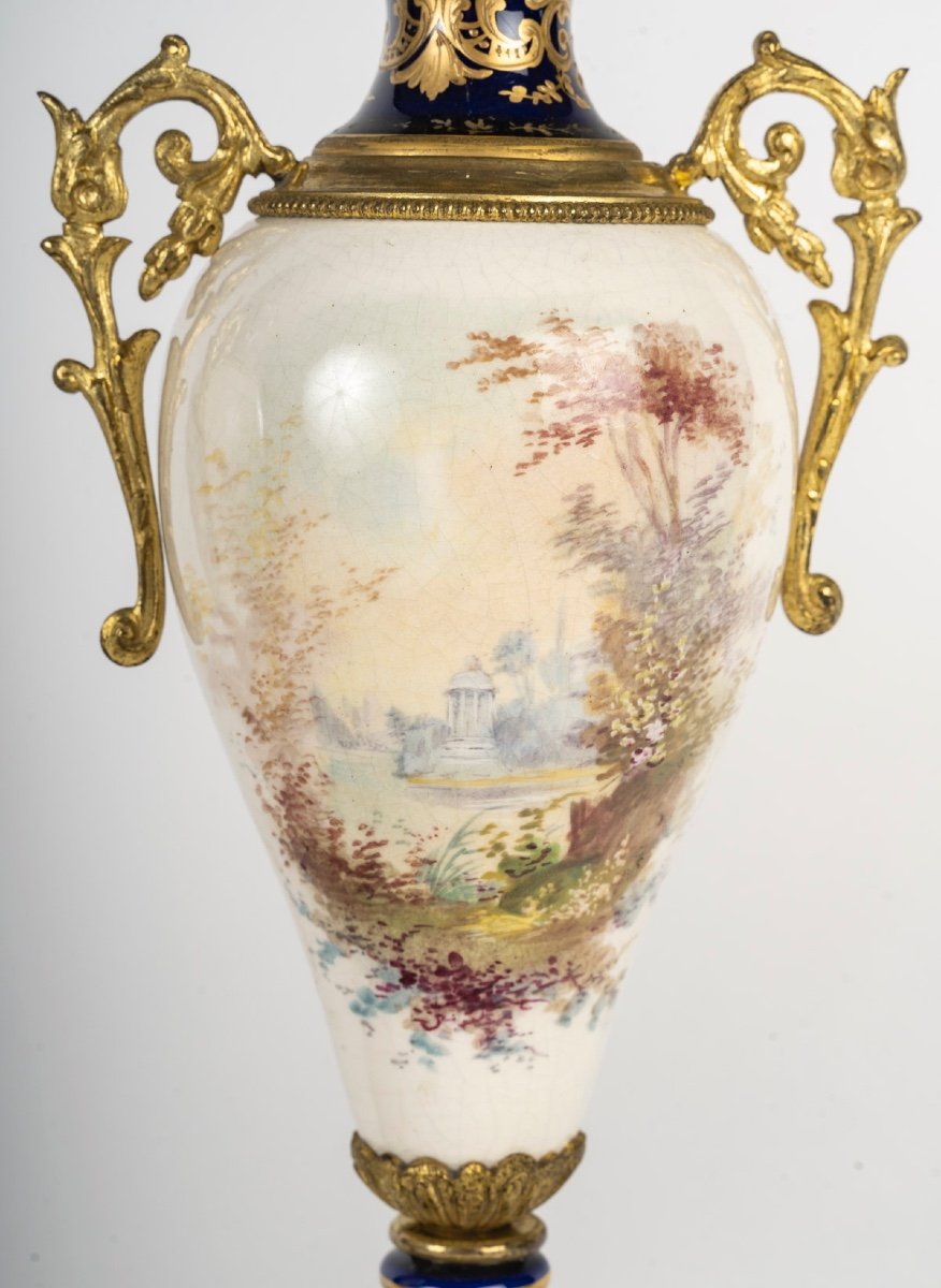 Une Paire De Vases En Porcelaine Et Faience, Sèvres Fin XIXème Siècle -photo-5