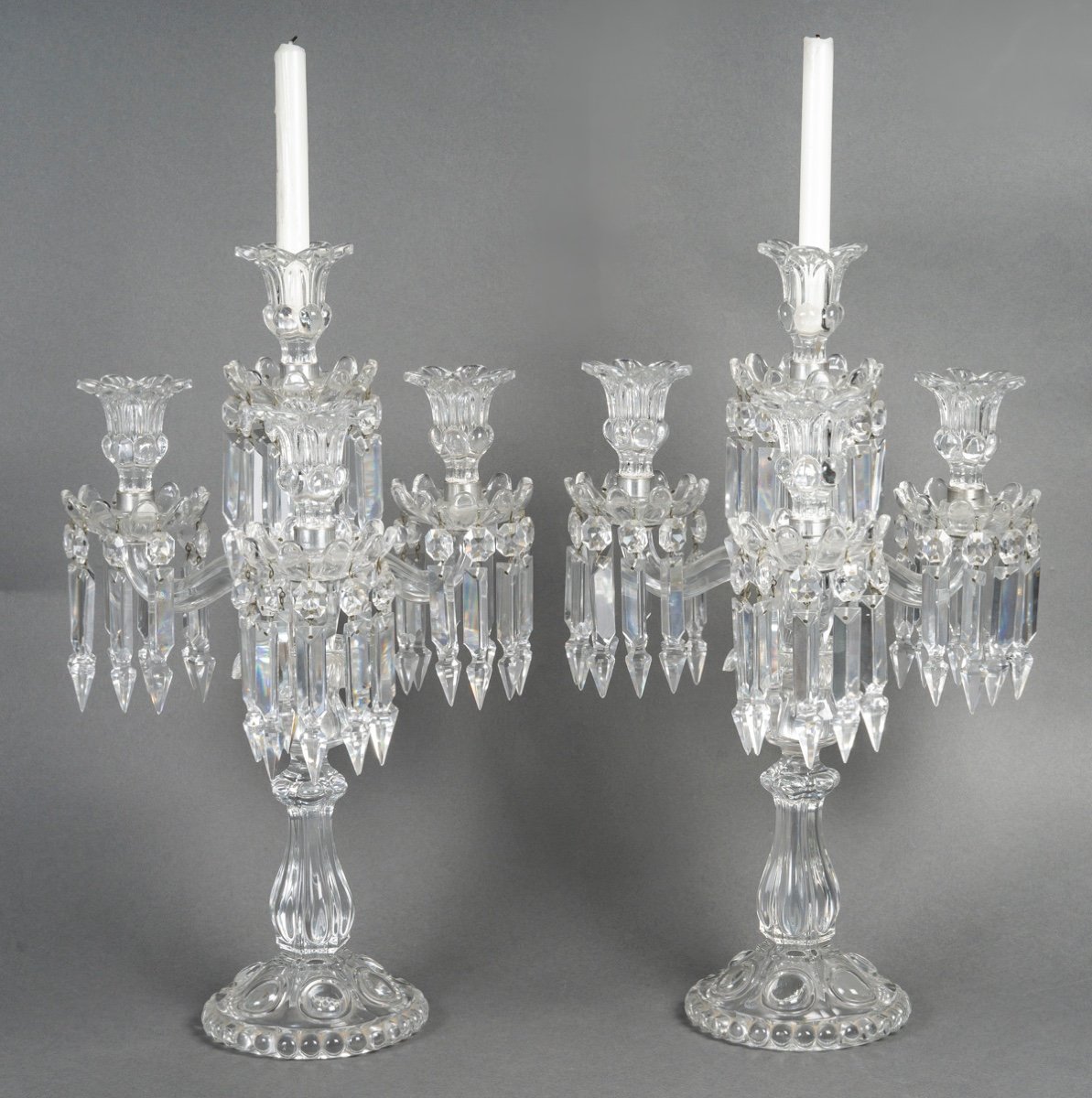 Une Paire De Candélabres  En Cristal Baccarat