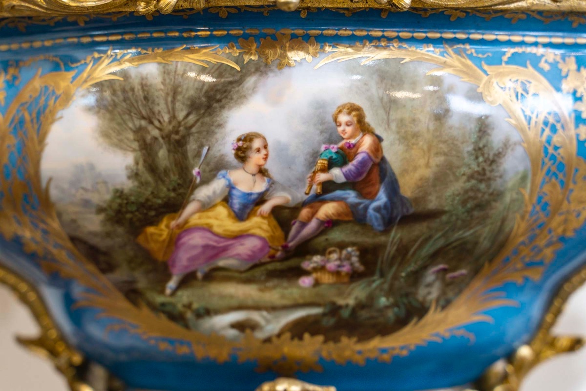 A Pair Of Large Sèvres Porcelain And Gilt Bronze Bowls, H. Picard, 19th Century -photo-3