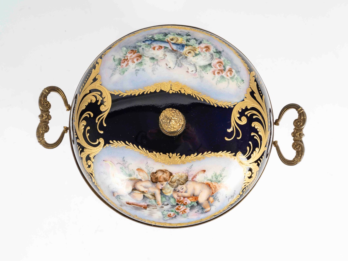 An Early XXth Century Sévres Style Porcelain Candy Box -photo-1